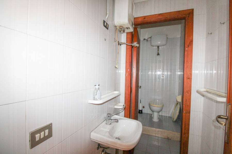 locale commerciale in vendita a Monserrato