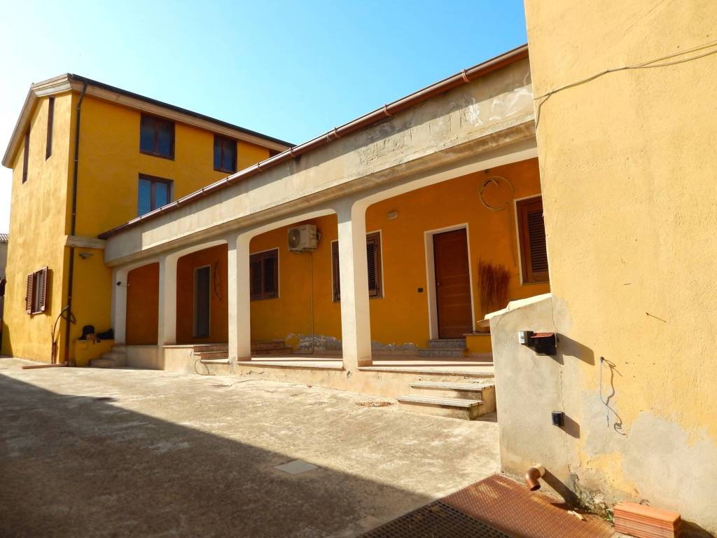 pentavano in vendita a Monserrato