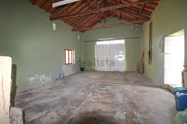 locale di sgombero in vendita a Monserrato