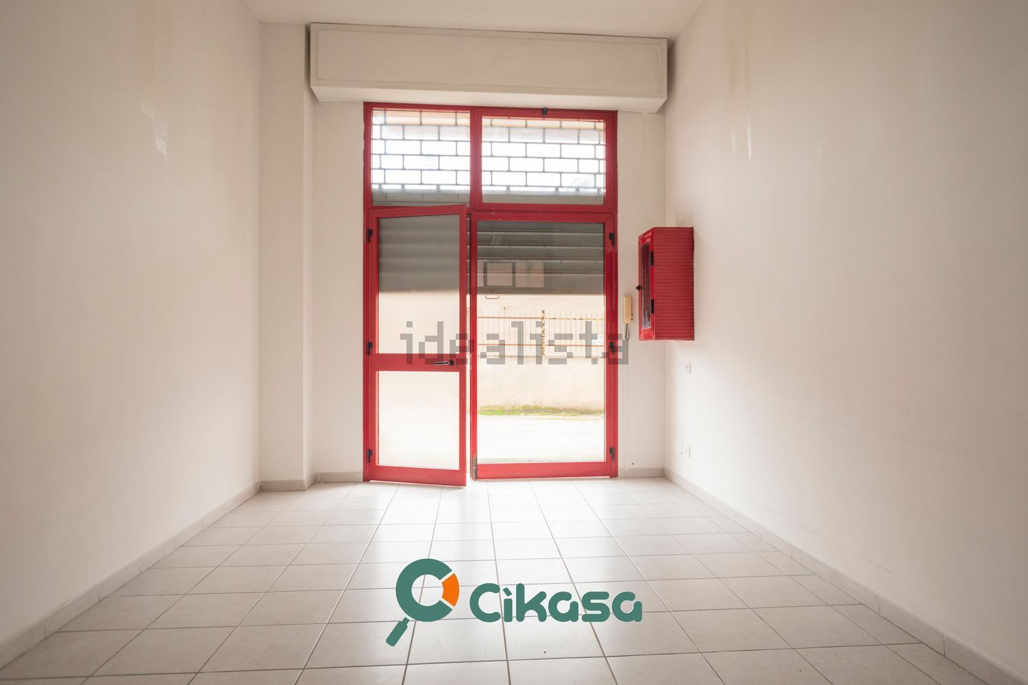 locale commerciale in vendita a Monserrato