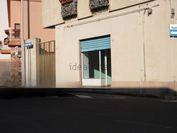 locale commerciale in vendita a Monserrato