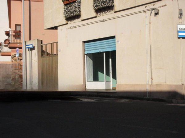 negozio in vendita a Monserrato