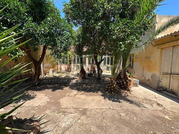 casa indipendente in vendita a Monserrato