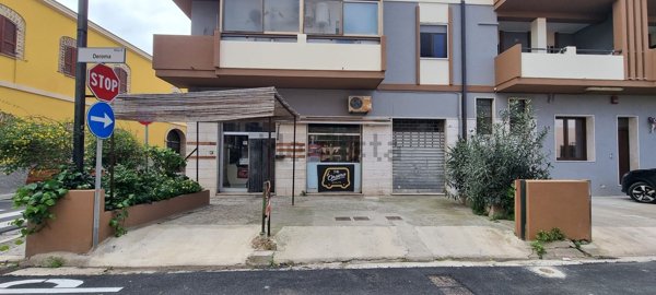 locale commerciale in vendita a Monserrato
