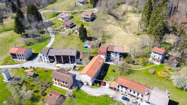 appartamento in vendita ad Andreis in zona Prapiero