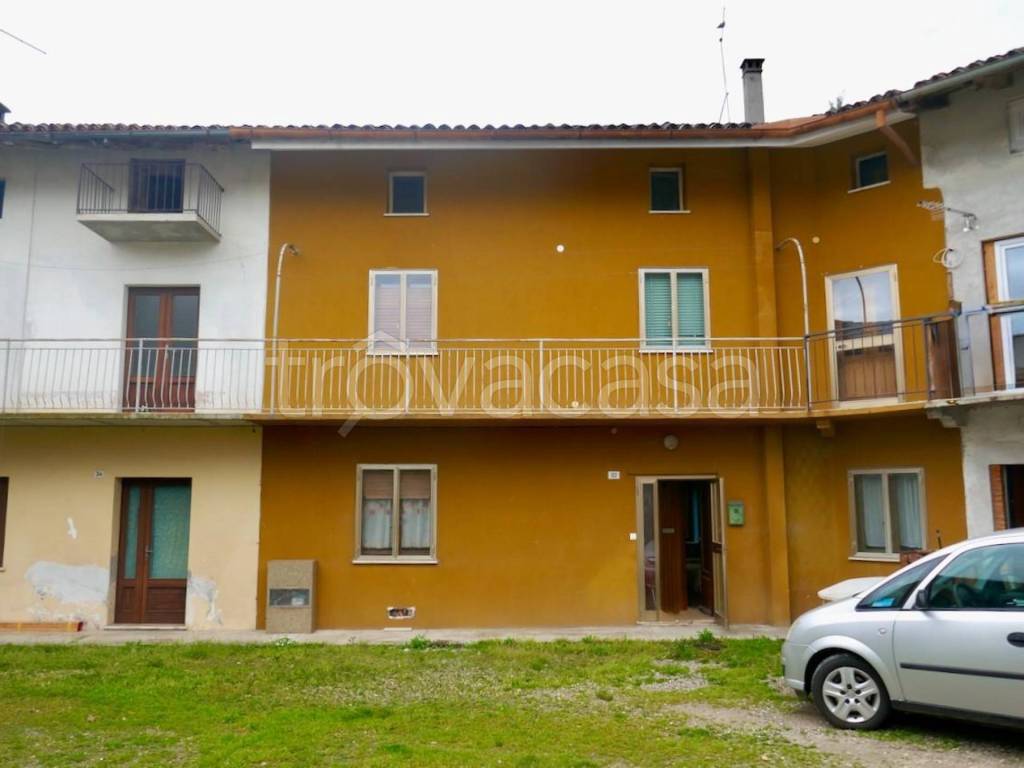 casa indipendente in vendita ad Arba