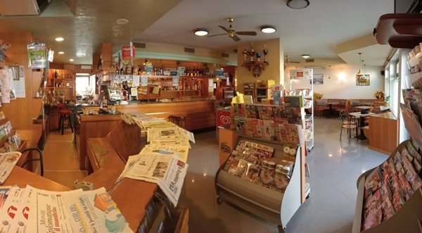 locale commerciale in vendita ad Arba