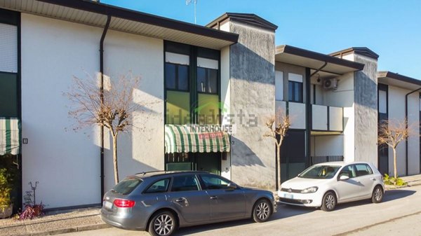 casa indipendente in vendita ad Arba