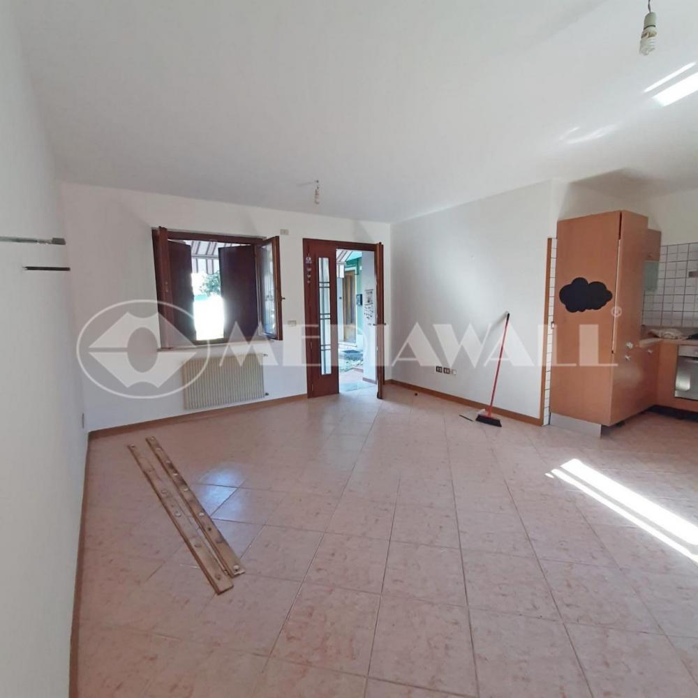 casa indipendente in vendita ad Arba