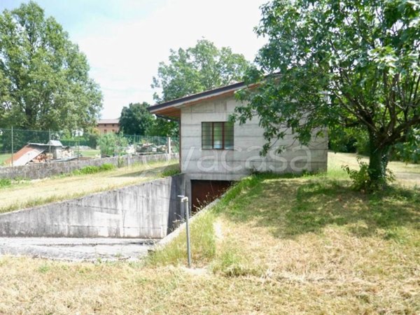 casa indipendente in vendita ad Arba