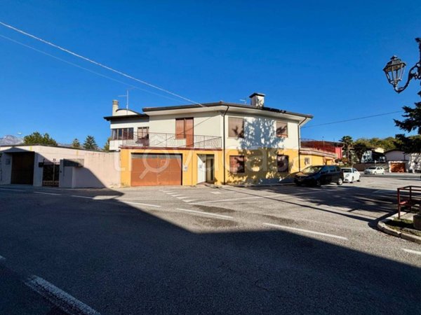 appartamento in vendita ad Arba in zona Colle