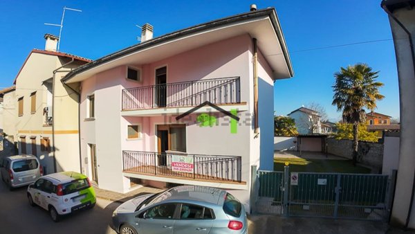 casa indipendente in vendita ad Arba