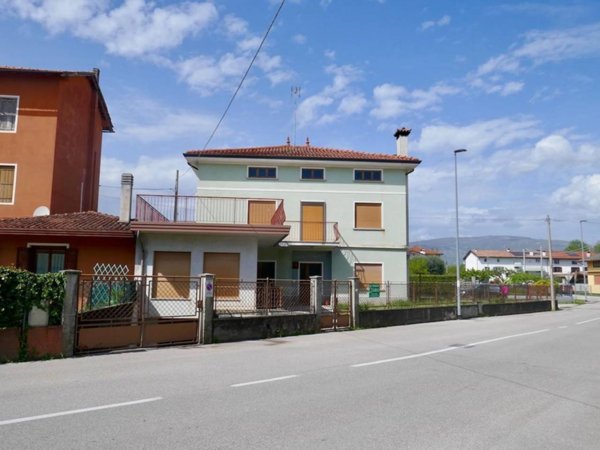 casa indipendente in vendita ad Arba