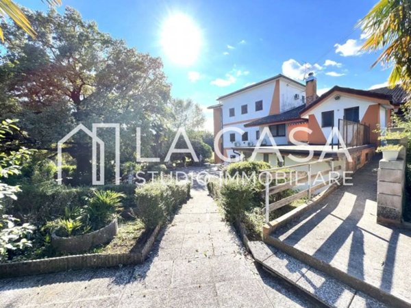 casa indipendente in vendita ad Arba