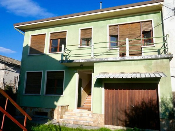 casa indipendente in vendita ad Arba