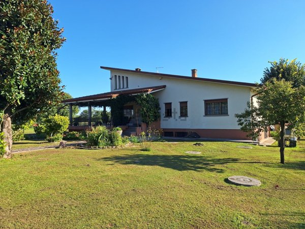 casa indipendente in vendita ad Arba in zona Colle