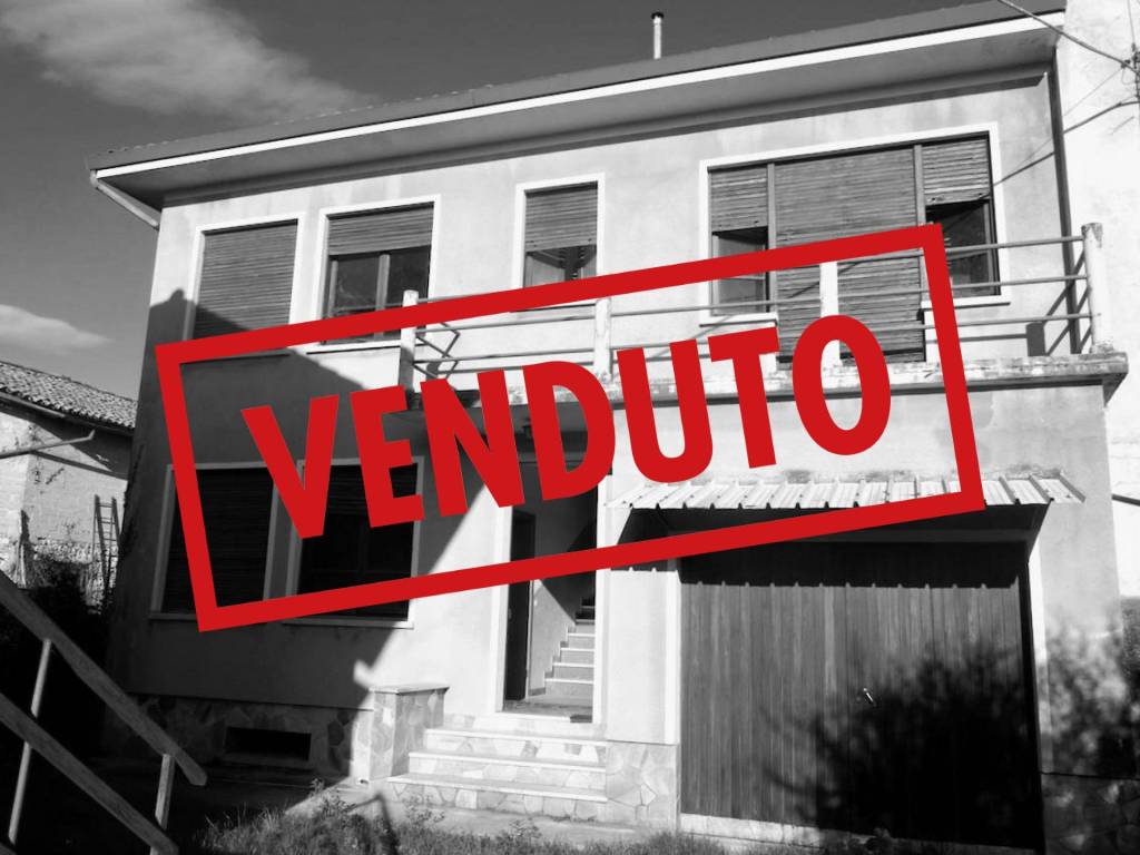 casa indipendente in vendita ad Arba