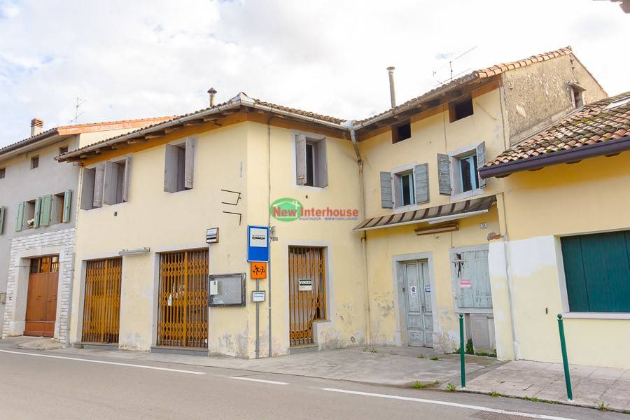 casa indipendente in vendita ad Aviano