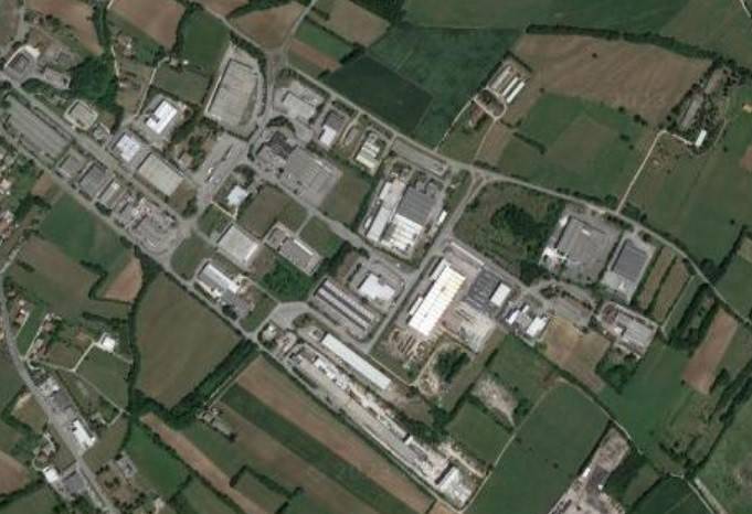 locale commerciale in vendita ad Aviano