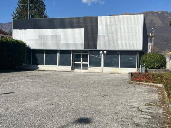 locale commerciale in vendita ad Aviano