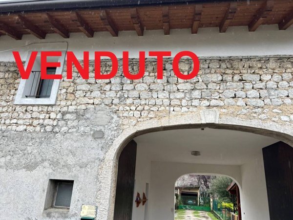 casa indipendente in vendita ad Aviano