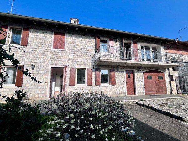 casa indipendente in vendita ad Aviano