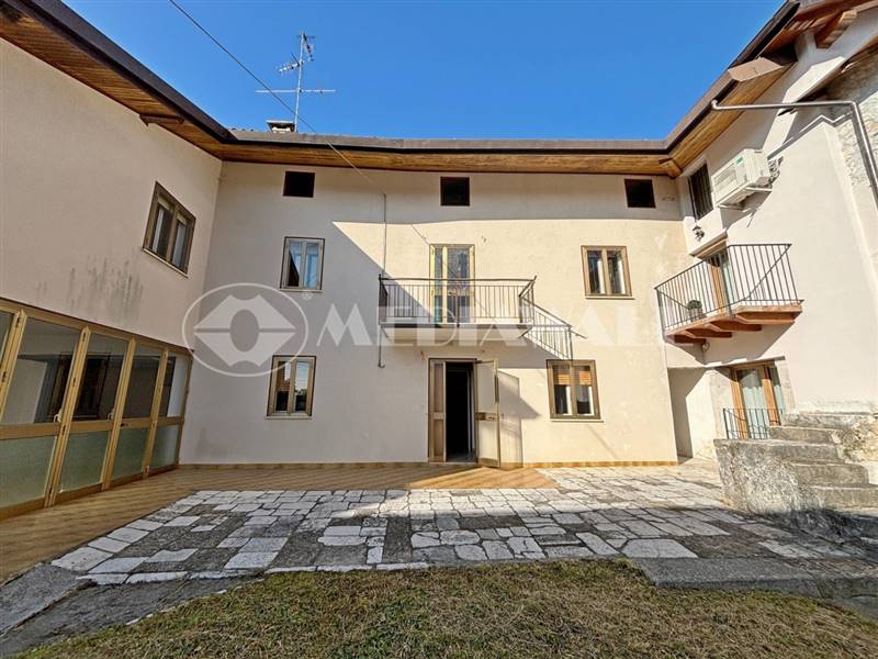 casa indipendente in vendita ad Aviano