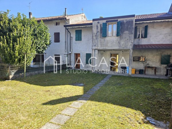 casa indipendente in vendita ad Aviano