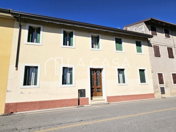 casa indipendente in vendita ad Aviano
