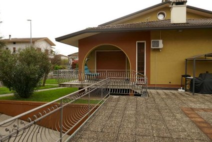 casa indipendente in vendita ad Aviano