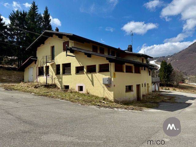 intera palazzina in vendita ad Aviano