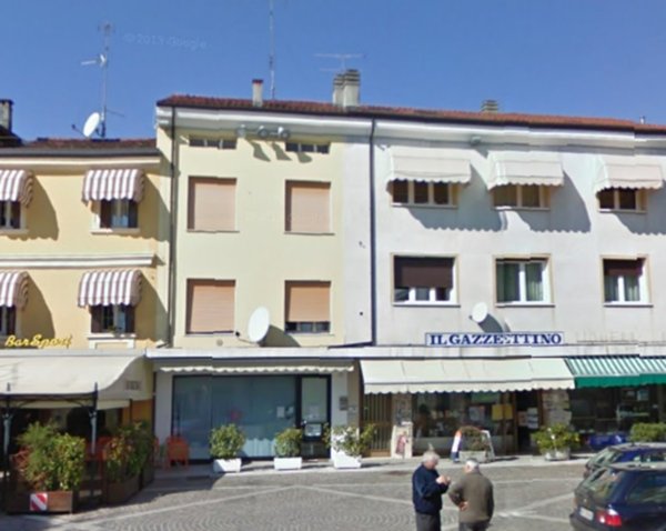 negozio in vendita ad Aviano