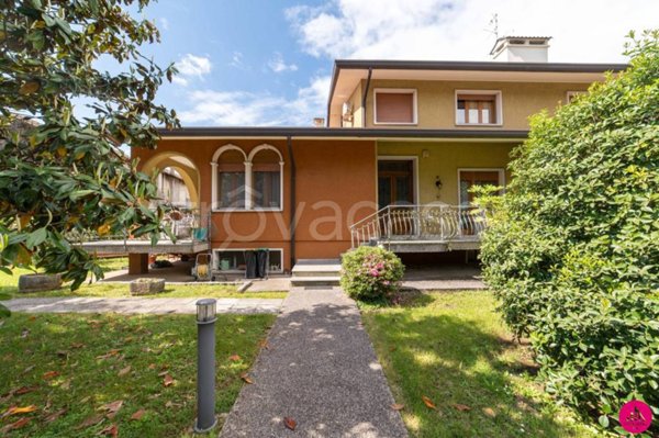 casa indipendente in vendita ad Aviano