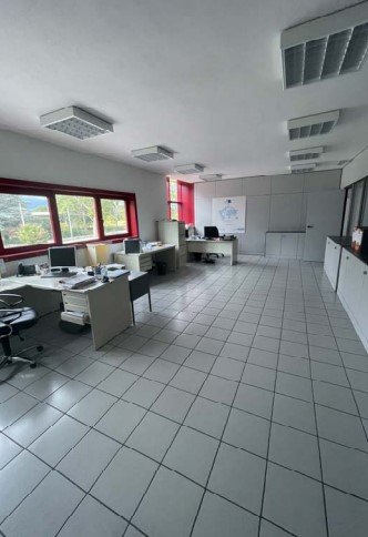 capannone in vendita ad Aviano