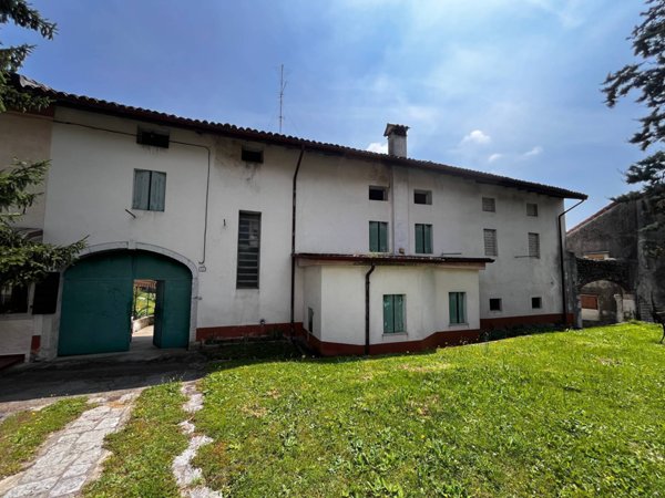 casale in vendita ad Aviano