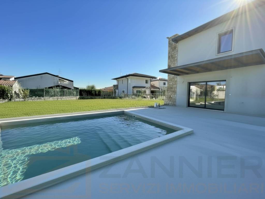 casa indipendente in vendita ad Aviano