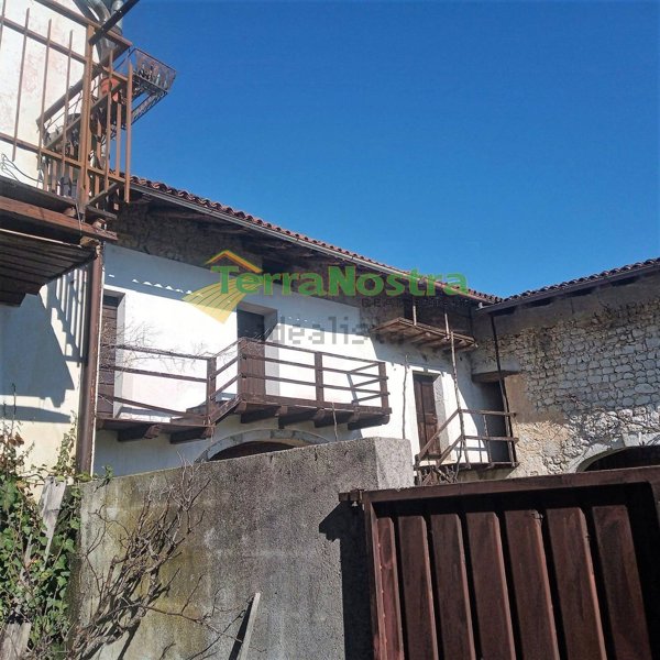 casale in vendita ad Aviano