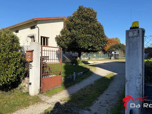 casa indipendente in vendita ad Aviano