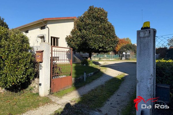 casa indipendente in vendita ad Aviano