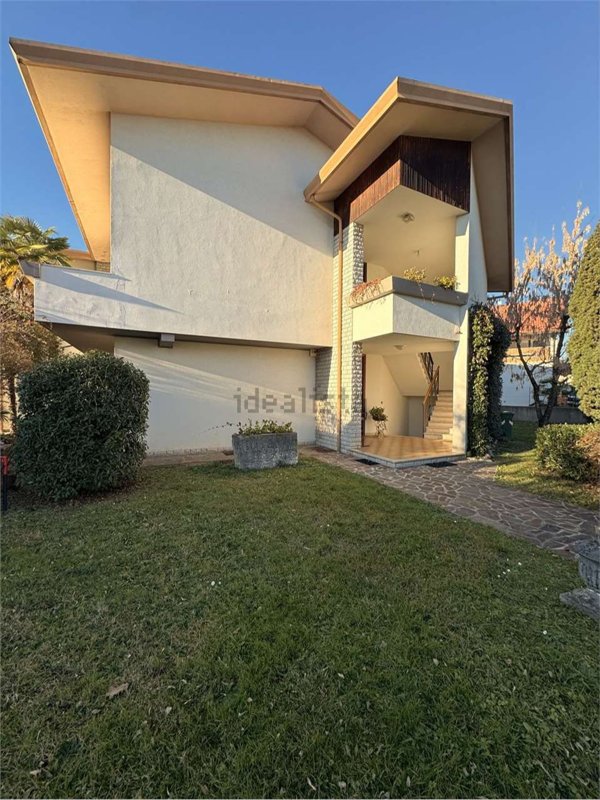 casa indipendente in vendita ad Aviano