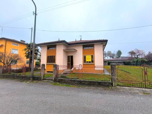 casa indipendente in vendita ad Aviano
