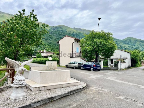 esavano in vendita ad Aviano