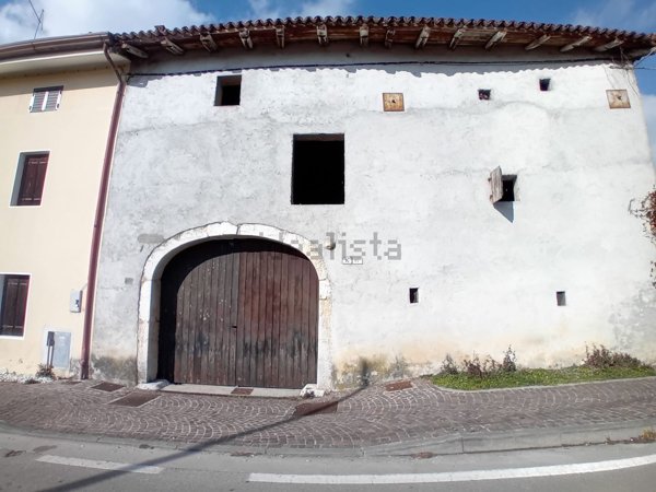 casale in vendita ad Aviano