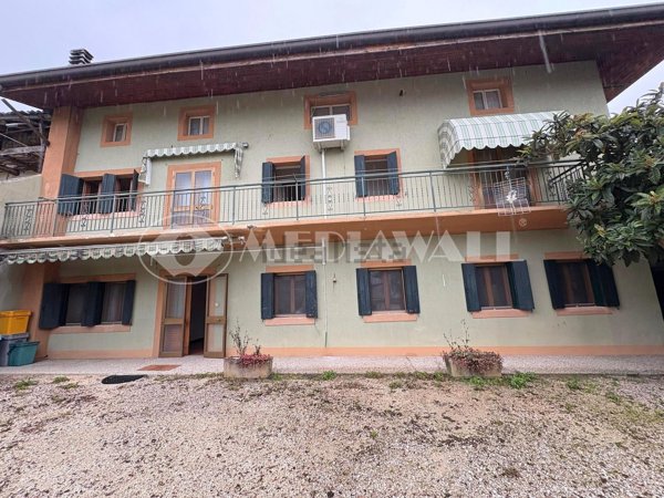 casa indipendente in vendita ad Aviano