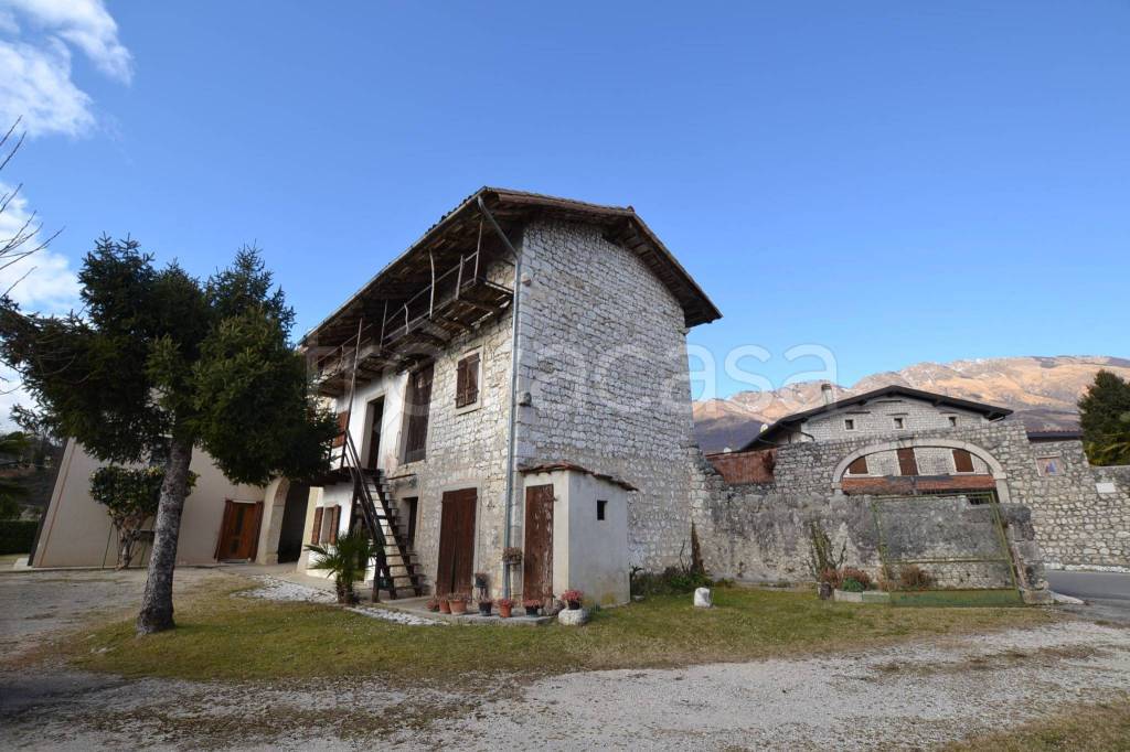 casa indipendente in vendita ad Aviano