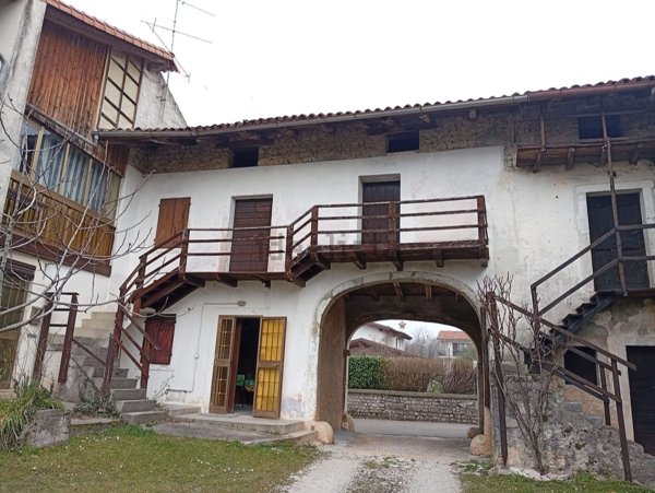 casale in vendita ad Aviano