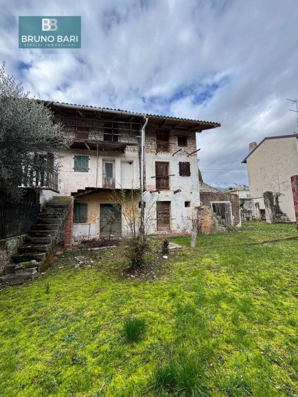 casale in vendita ad Aviano