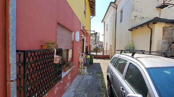 negozio in vendita ad Aviano