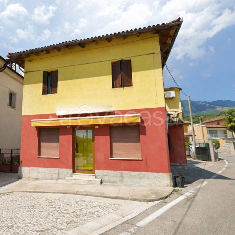 casa indipendente in vendita ad Aviano