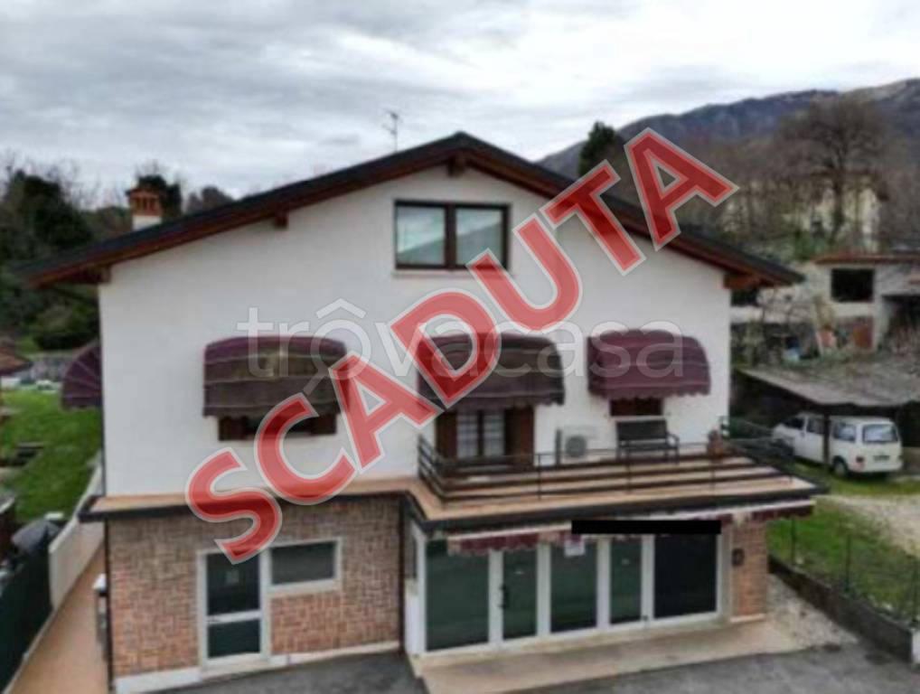 negozio in vendita ad Aviano